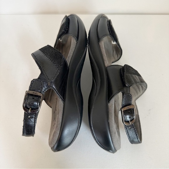 SAS Nudu Strap Tripad Comfort Sandals in Midnight Black - Size 7.5 - Picture 9 of 14